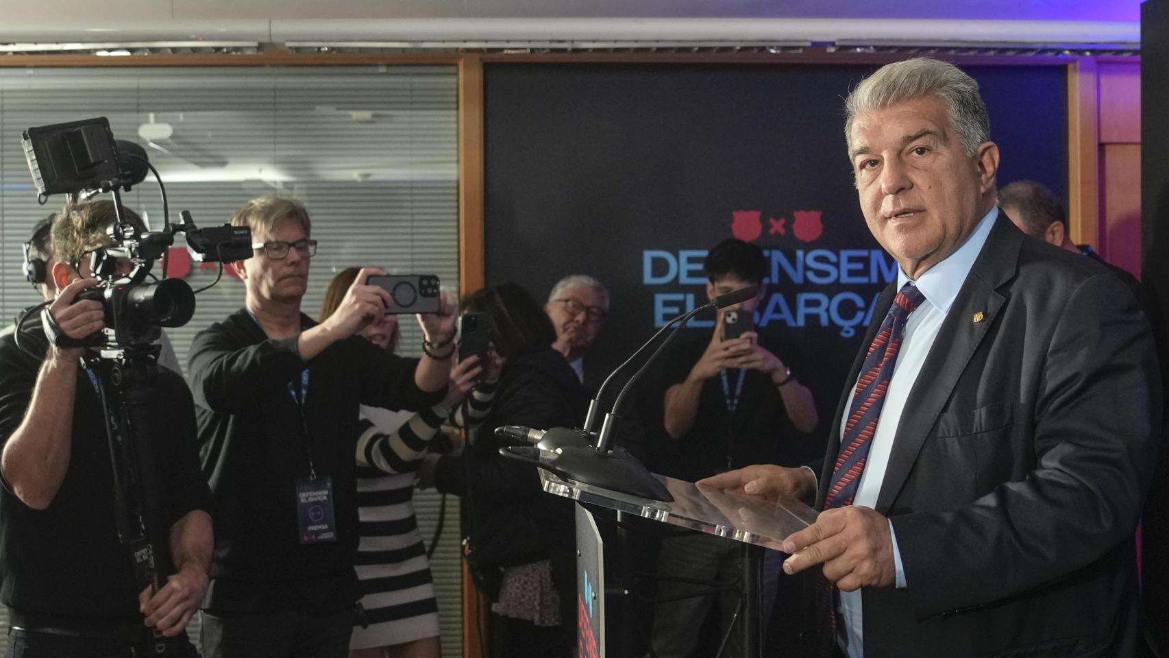 Joan Laporta presenta la sede de su precandidatura en la calle Provenza de Barcelona