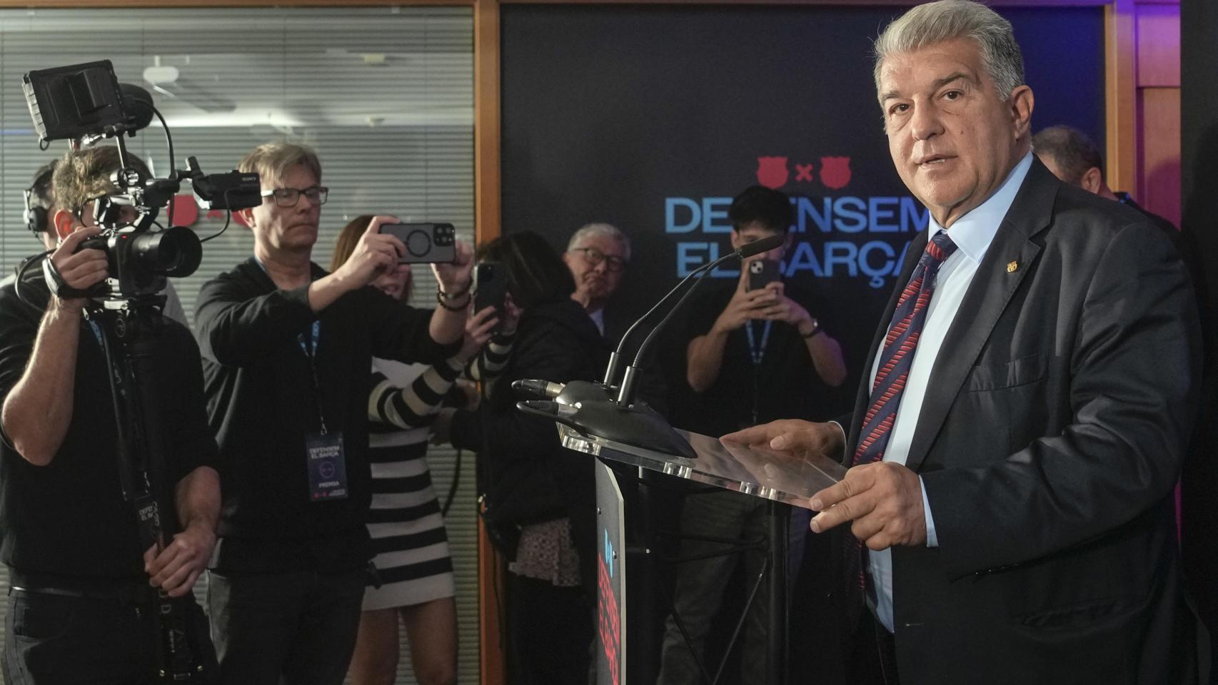 Joan Laporta presenta la sede de su precandidatura en la calle Provenza de Barcelona