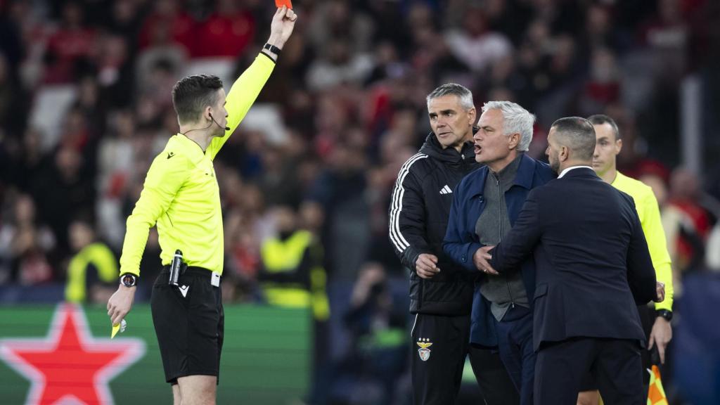 José Mourinho, expulsado por protestar en el Benfica-Real Madrid