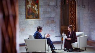 El 'president' de la Generalitat, Salvador Illa, entrevistado por la periodista de TV3 Ariadna Oltra
