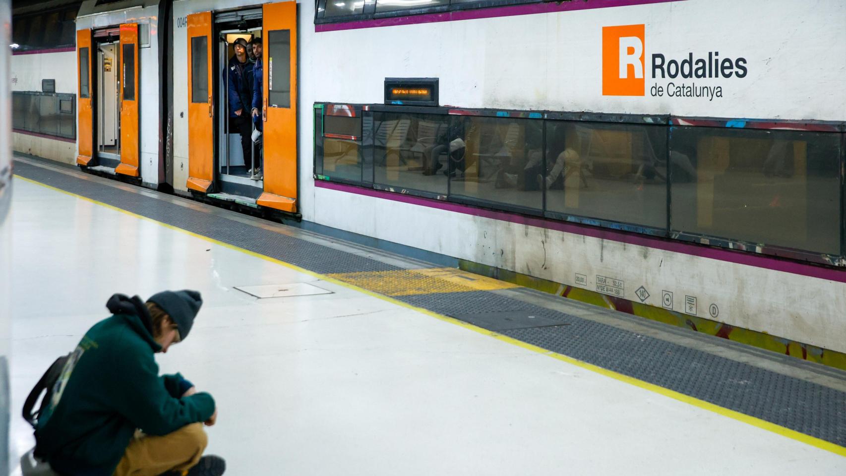 Un tren en la Estación de Sants de Barcelona
