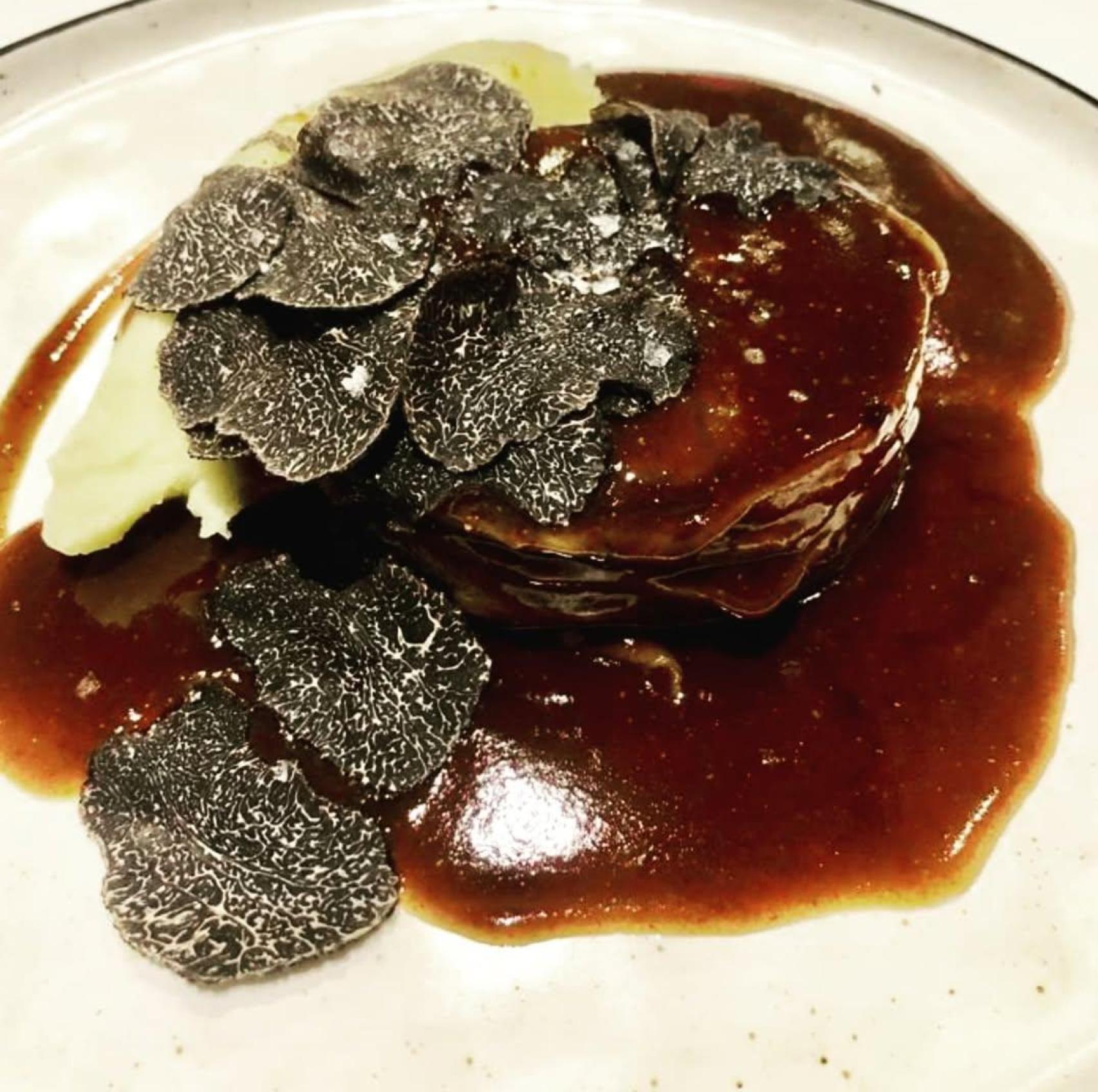 Plato de liebre a la royal en el Restaurant Coure