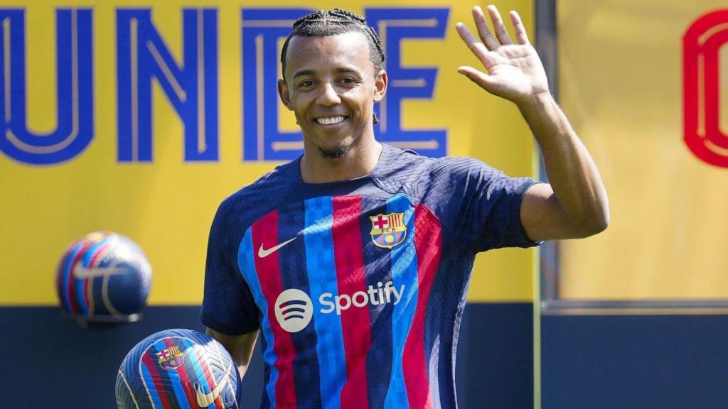 Jules Koundé en su presentación como nuevo jugador del Barça