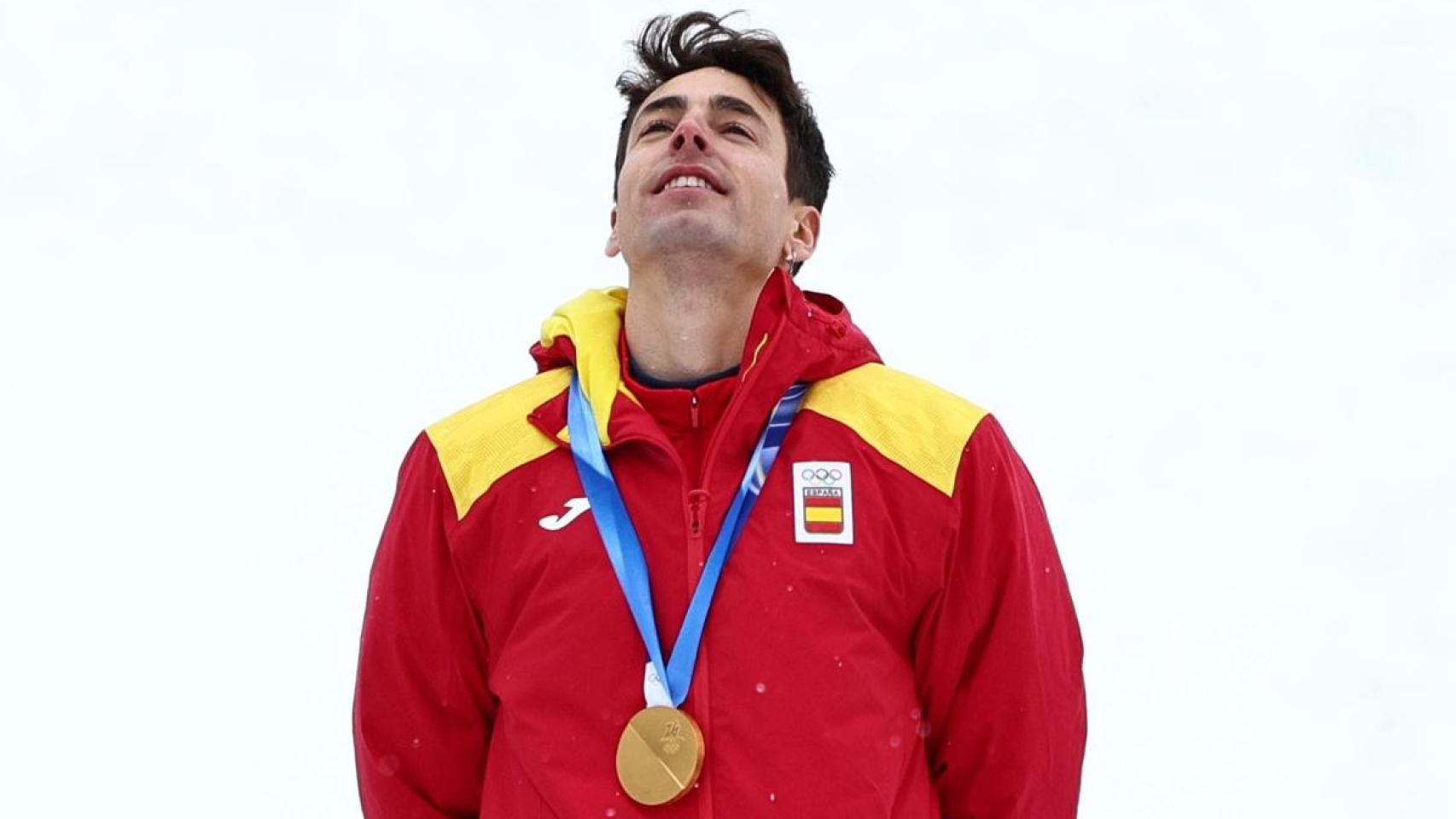 Oriol Cardona, con la medalla de oro olímpica en los Juegos de Invierno de Milán-Cortina