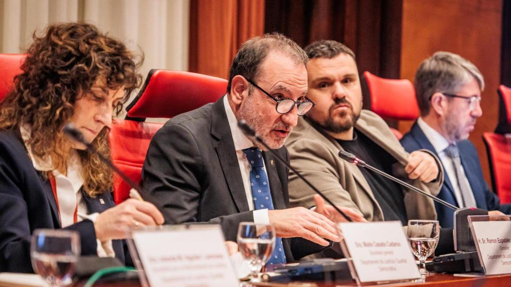 El 'conseller' Espadaler comparece en la Comissión de Justícia al Parlament