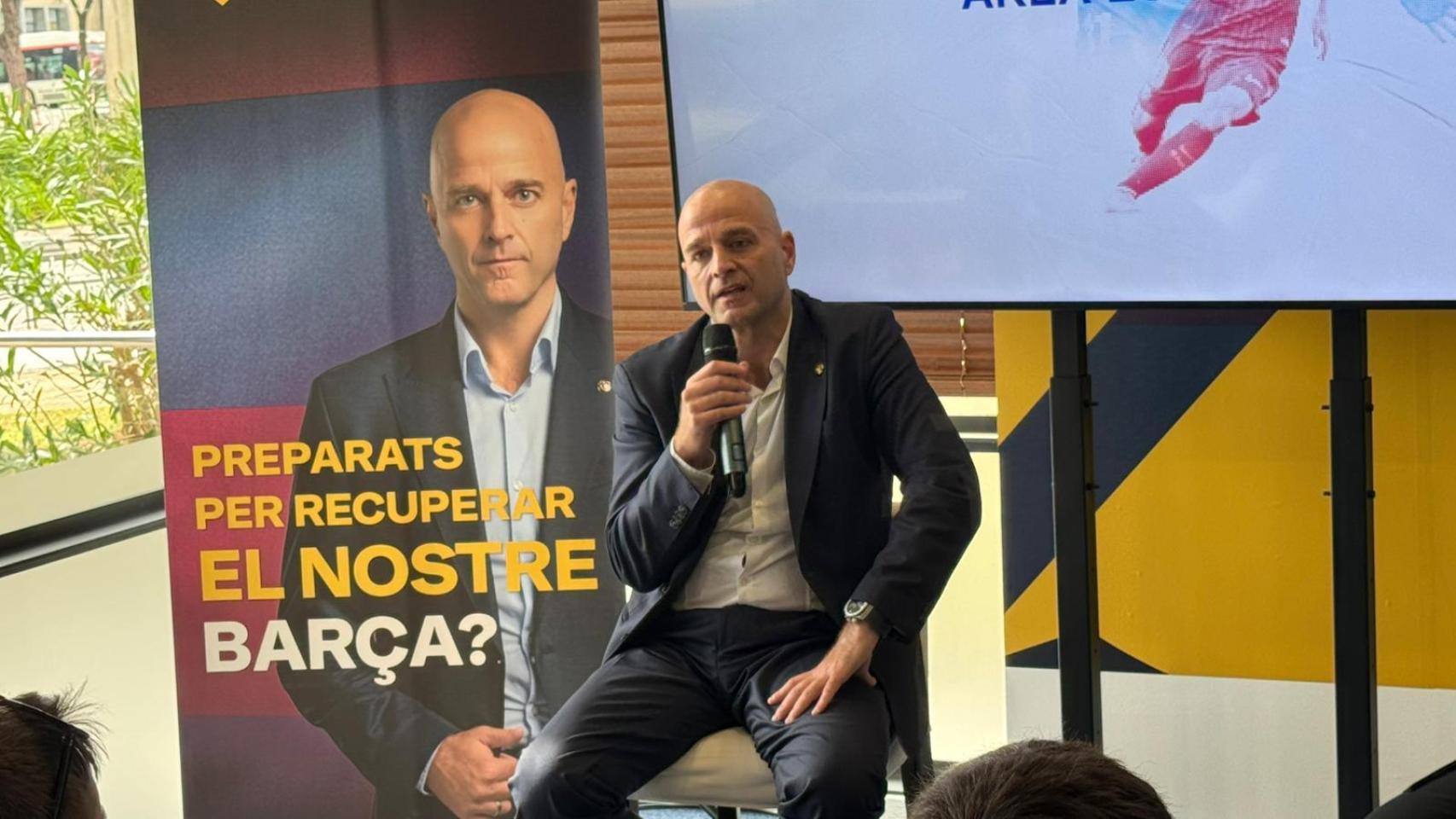 Xavi Vilajoana en un acto de precampaña en su sede electoral