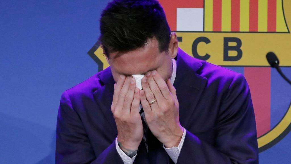 Leo Messi llora el día de su despedida con el Barça