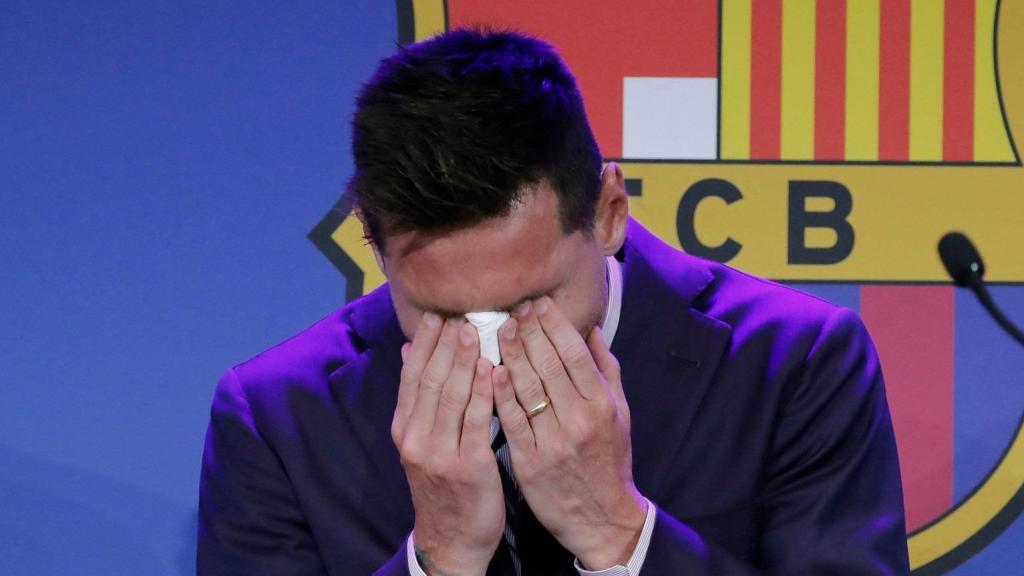 Leo Messi plora el dia del seu comiat amb el Barça