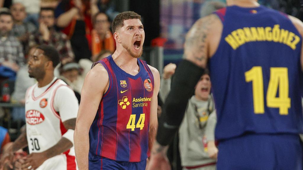 Joel Parra celebra una canasta en el Barça de basket-UCAM Murcia de la Copa del Rey