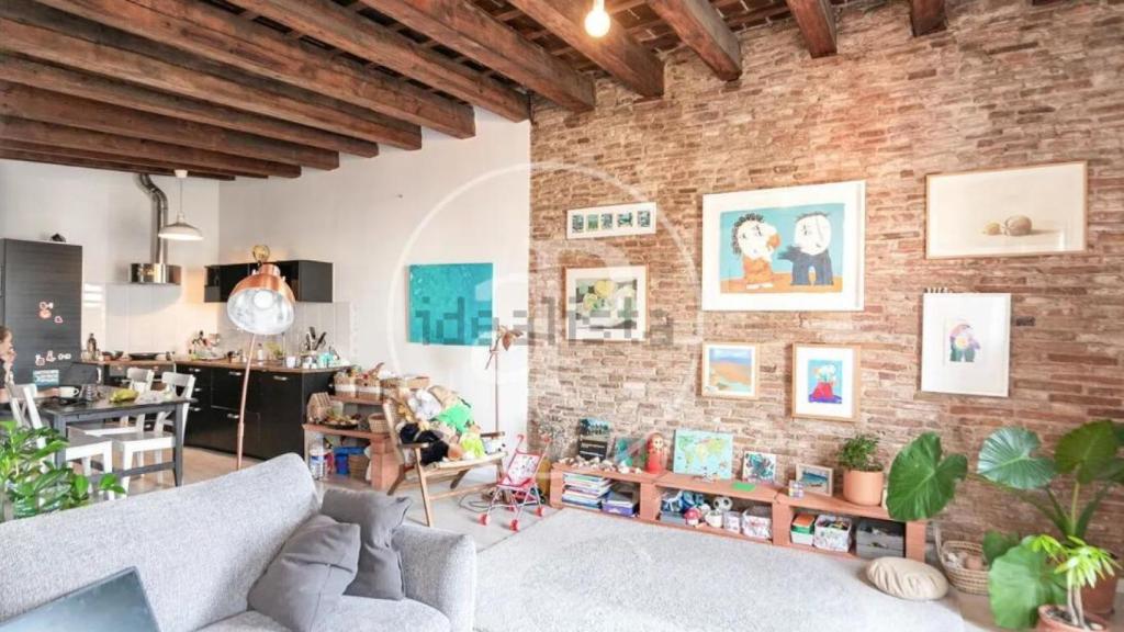 La sala d'estar del pis del Raval