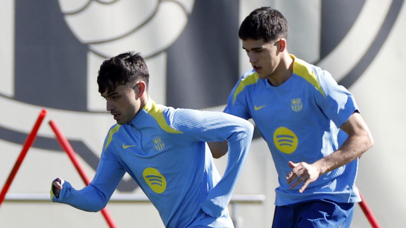 Pedri y Pau Cubarsí se entrenan antes del Barça-Levante