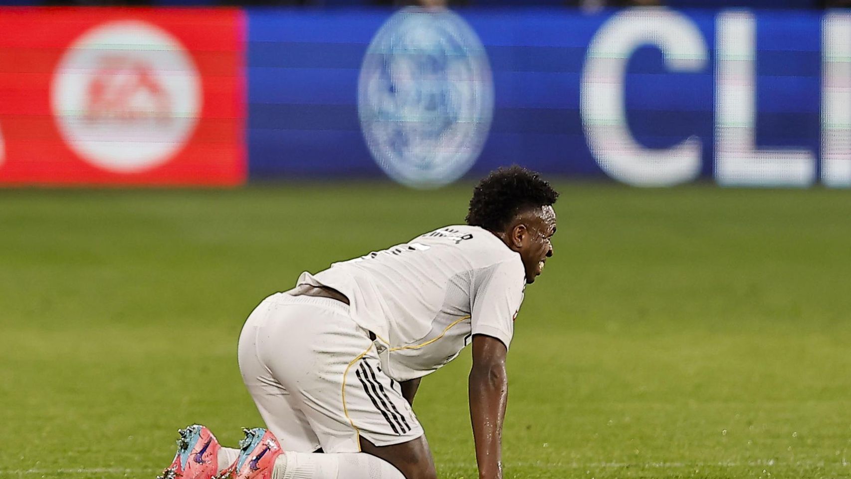 Vinicius Jr, abatido, en el Osasuna-Real Madrid de la Liga