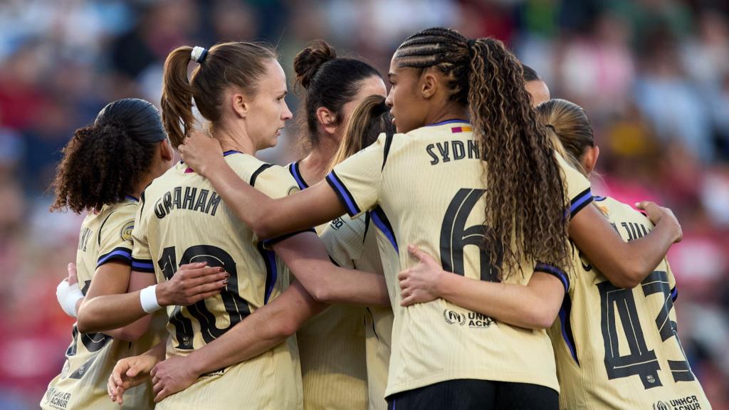 Las jugadoras del Barça Femenino celebran un gol en el Granada-Barça Femenino de la Liga F