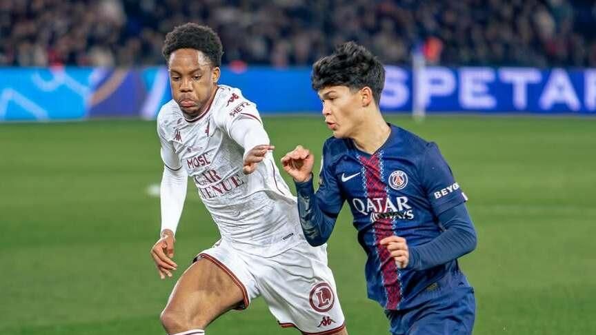 Dro Fernández durant el PSG-Metz