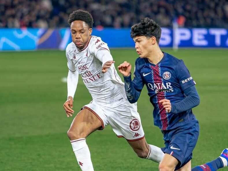 Dro Fernández durant el PSG-Metz