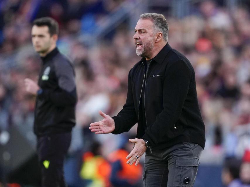 Hansi Flick durante el Barça-Levante