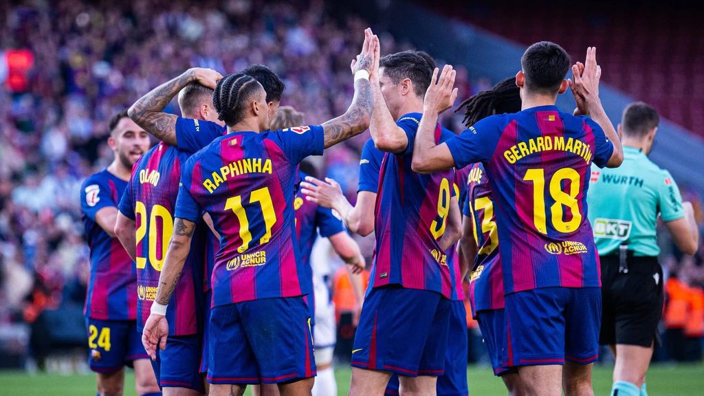 El Barça celebra un gol davant el Llevant