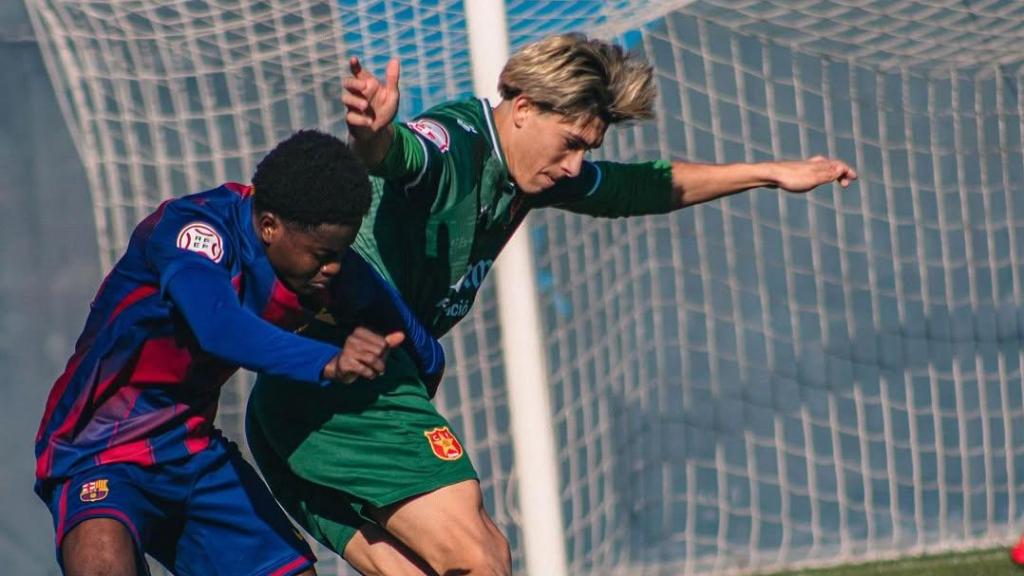 Álex González Yanes en un partido contra el Barça