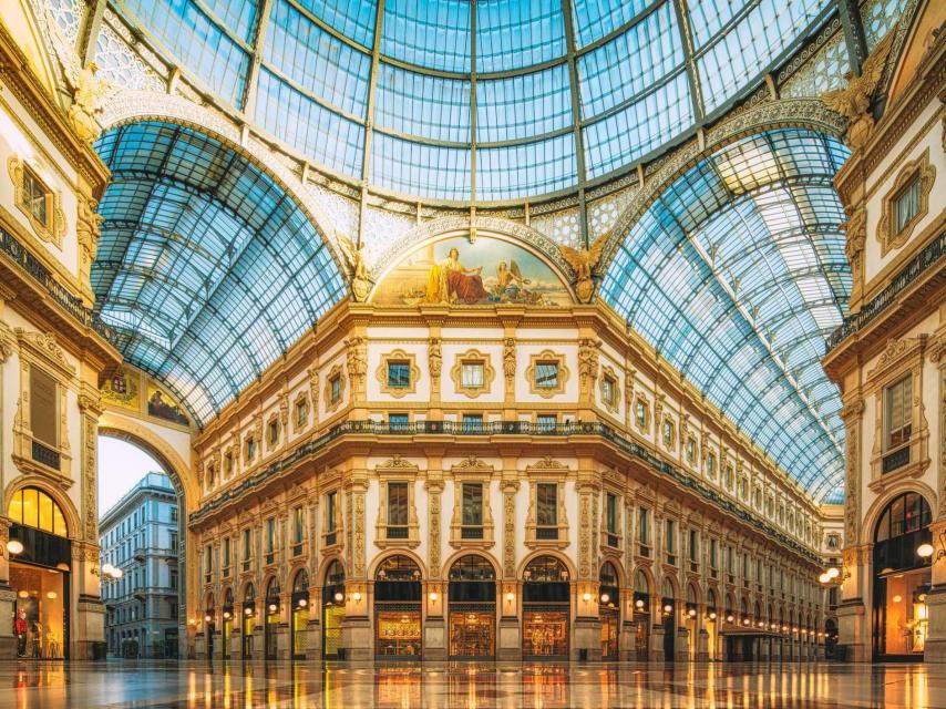 Galería Vittorio Emanuele II en Milán. uno de los centros comerciales más antiguos y prestigiosos del mundo