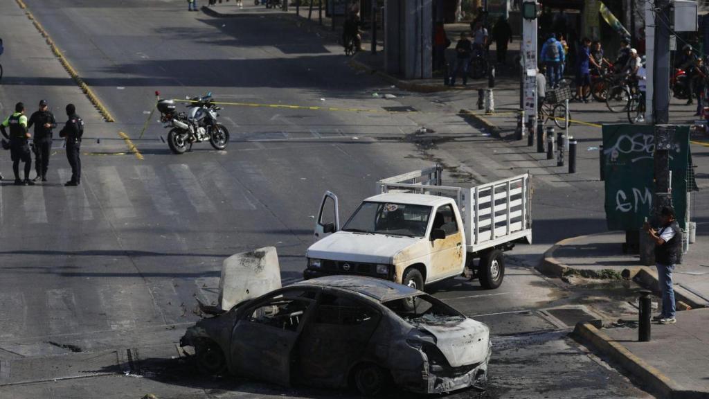 Imatge de les conseqüències de l'onada de violència a Mèxic després de la mort del 'narco' El Mencho