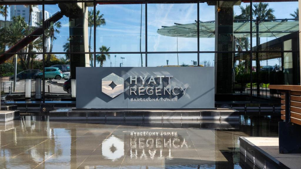 L'entrada principal de l'hotel Hyatt Regency Barcelona Tower