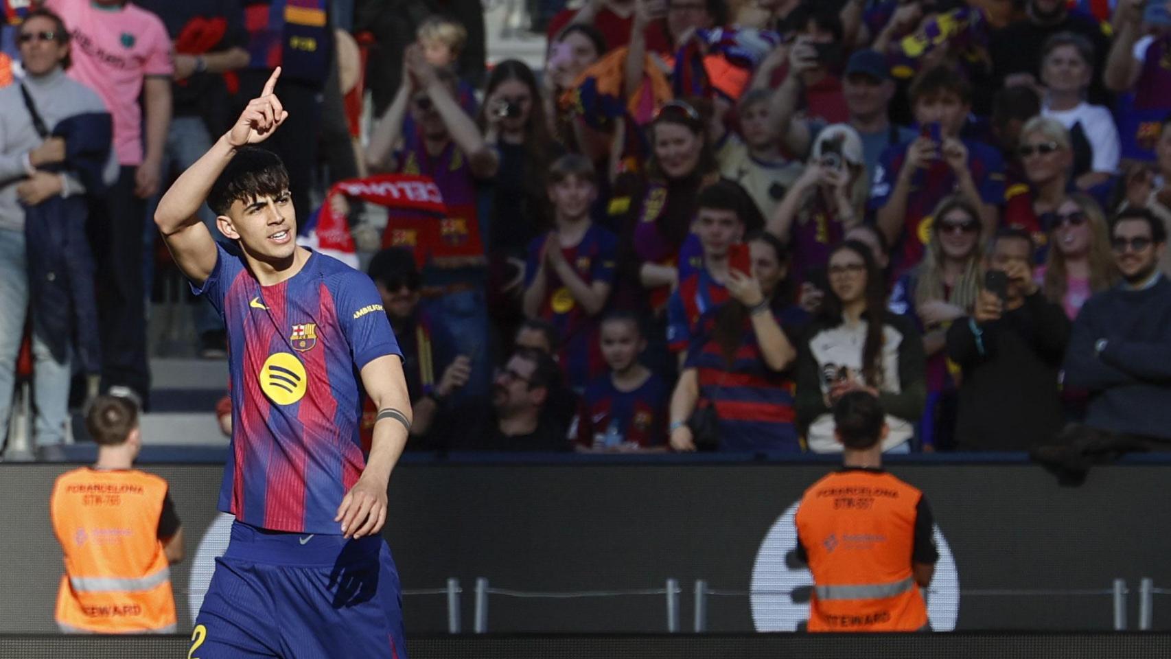 Marc Bernal celebra el gol ante el Levante
