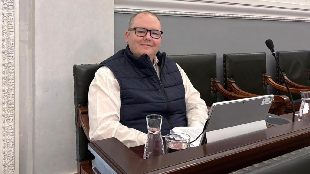José Ruiz, concejal no adscrito de la oposición en Reus, durante un pleno