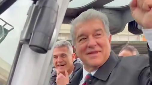 Joan Laporta se pega un baño de masas en Mercabarna: aclamado por los trabajadores