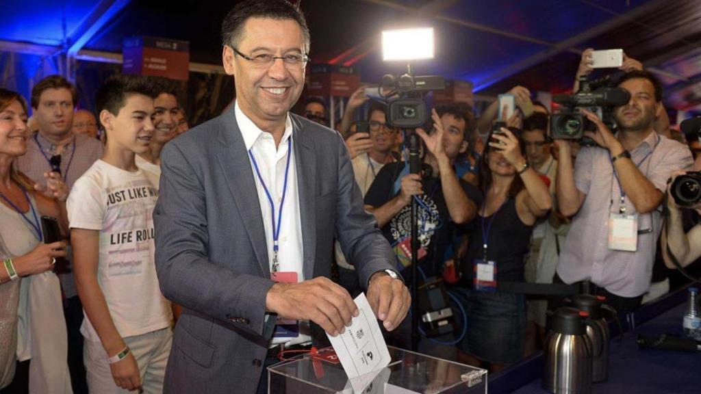 Josep Maria Bartomeu vota en 2015
