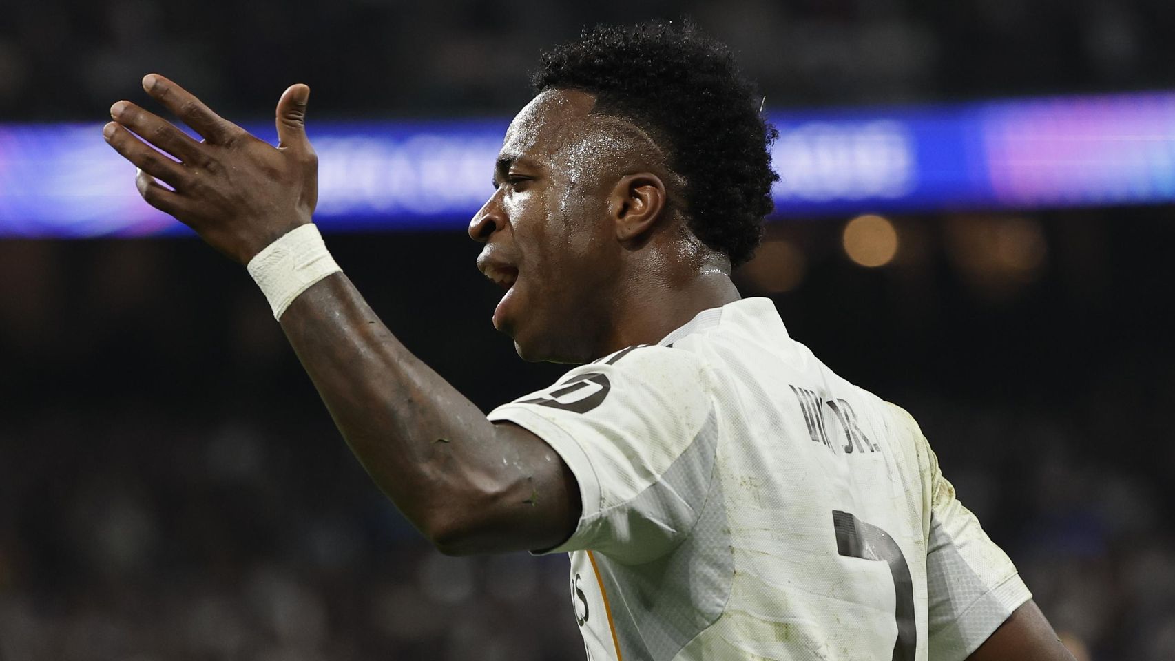 Vinicius Jr celebra su gol en el Real Madrid-Benfica