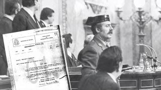 El teniente coronel Antonio Tejero, en el golpe de Estado del 23-F, y el informe desclasificado del CESID sobre las amenazas que sufría la democracia