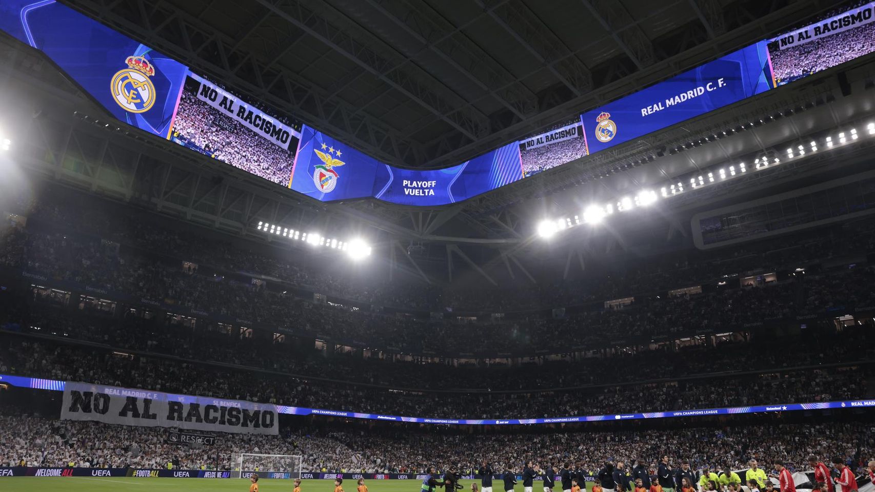 Panorámica del Santiago Bernabéu durante el Real Madrid-Benfica