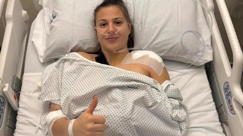 Emilka Szymczak, tras ser operada por una lesión en el hombro