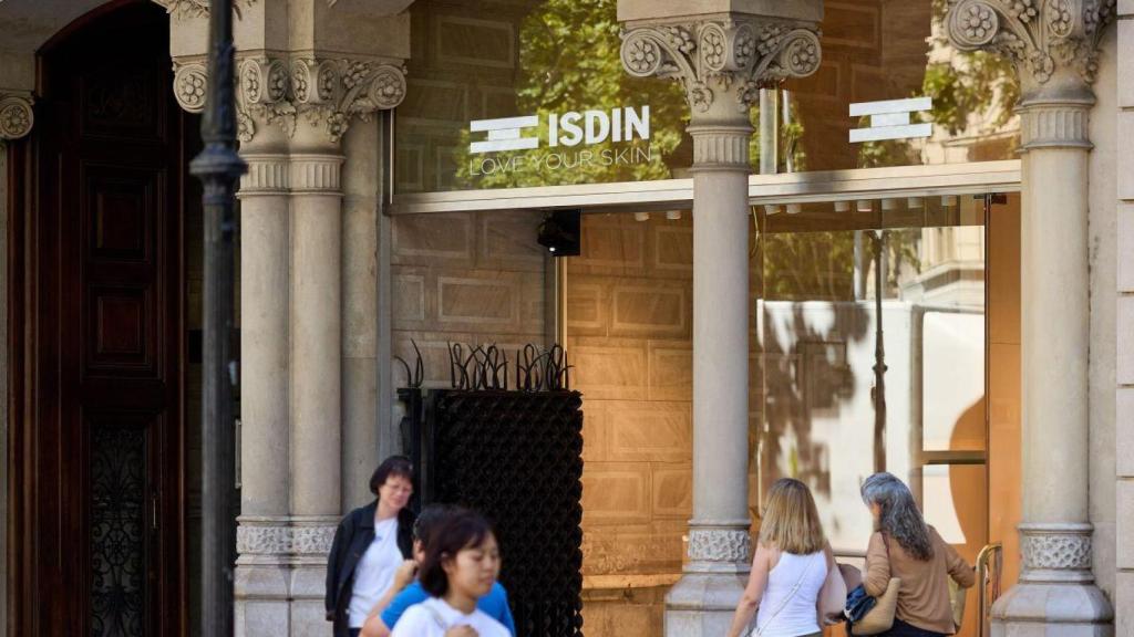 Imagen de la fachada de una de las tiendas de ISDIN