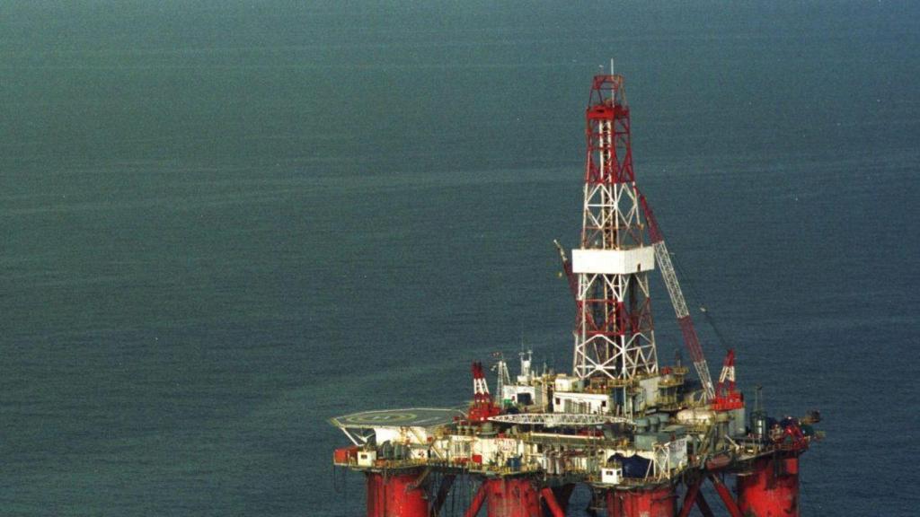 Una plataforma petroliera