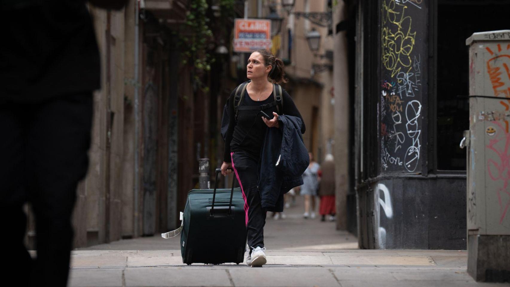 Una turista en el centro de Barcelona