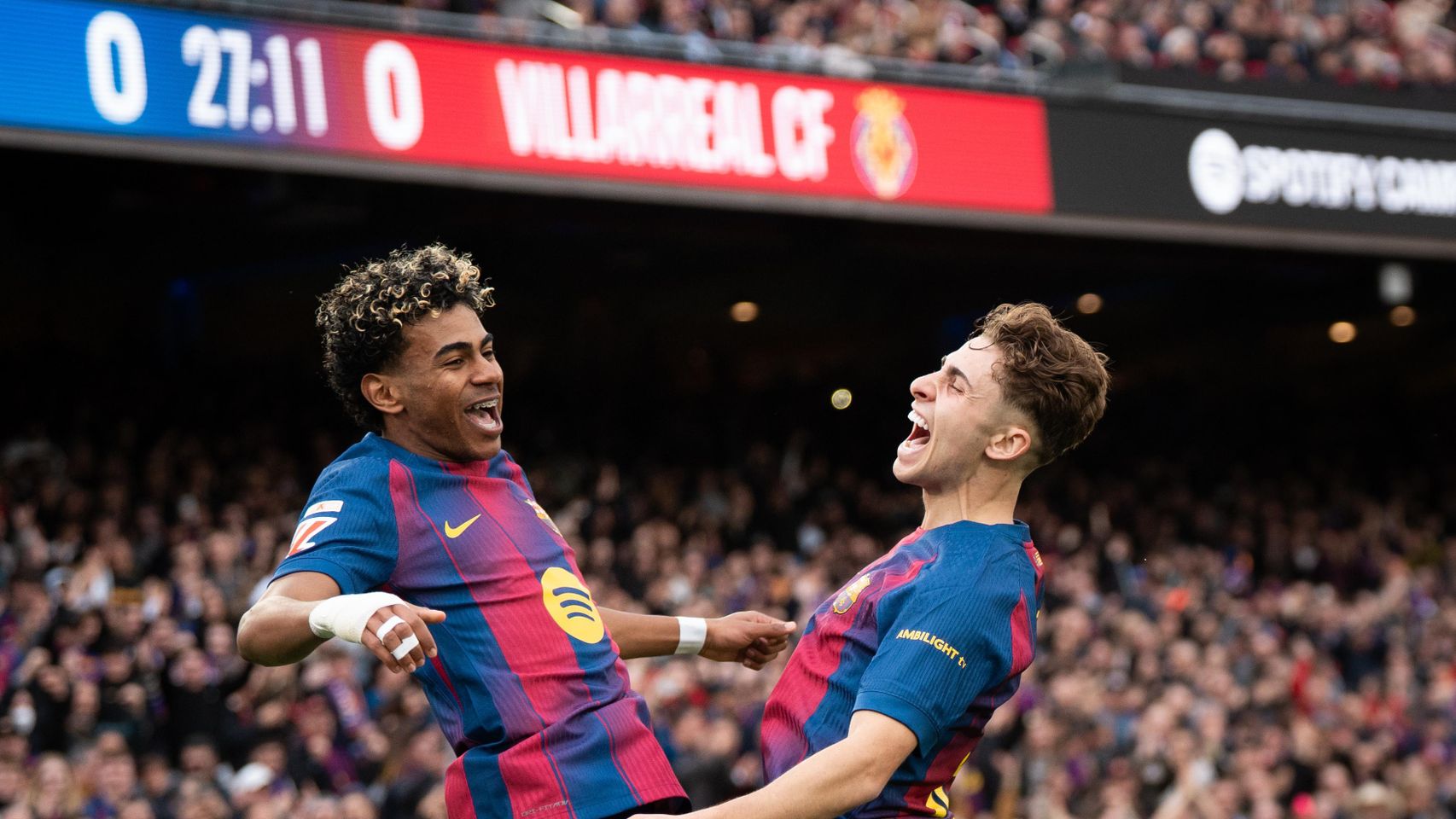 Lamine Yamal y Fermín López celebran un gol en el Barça-Villarreal
