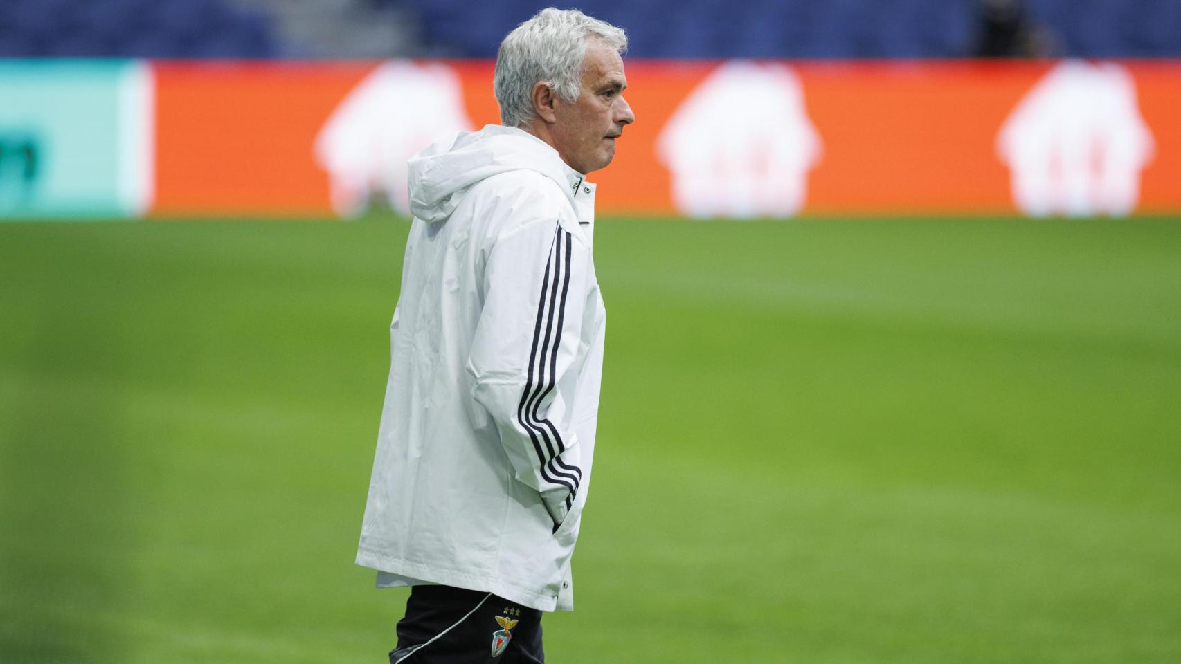 José Mourinho, en un entrenamiento del Benfica antes de enfrentarse al Real Madrid