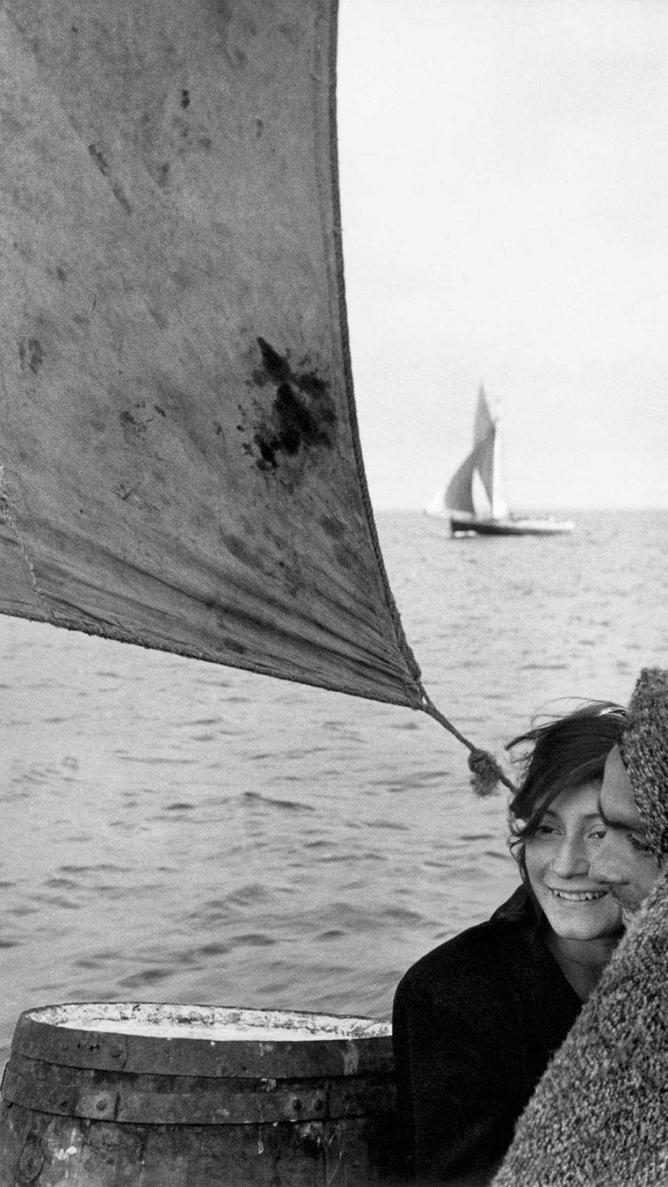 Entre l'Illa de Chiloé i Puerto Montt, Xile, 1957.