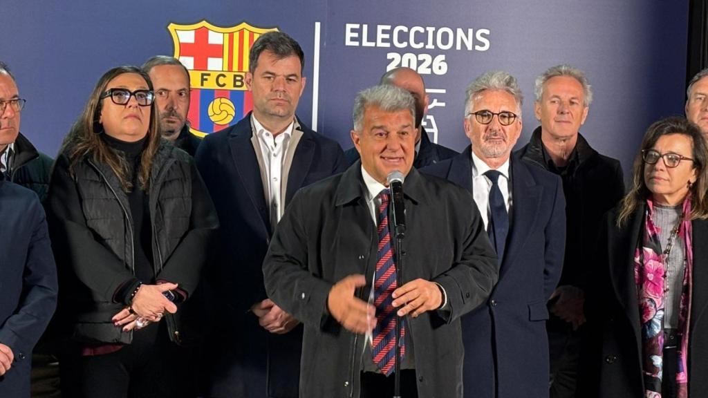 Joan Laporta presenta les firmes necessàries per ser considerat candidat a les eleccions del FC Barcelona