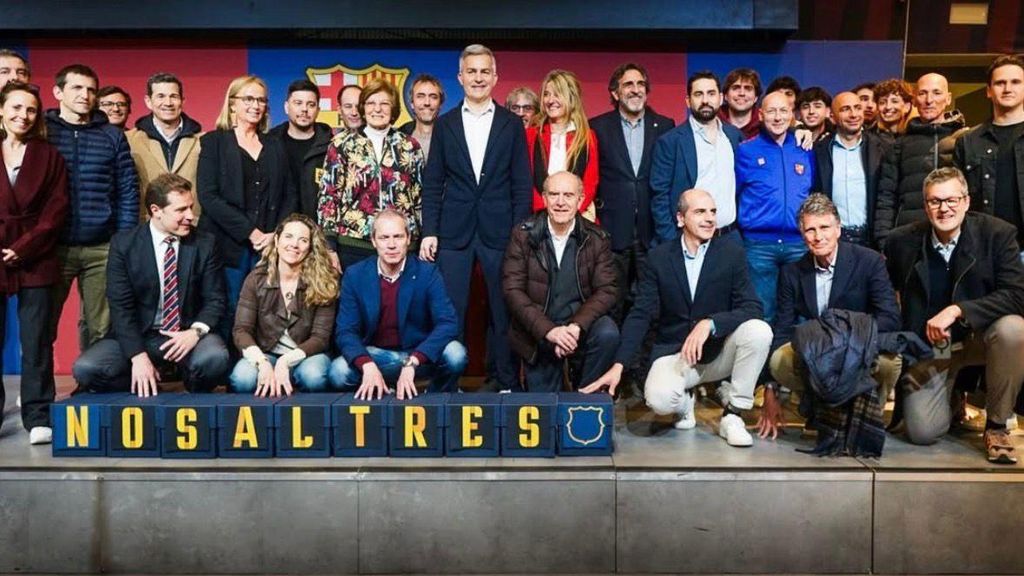 Víctor Font presenta les firmes necessàries per ser considerat candidat a les eleccions del FC Barcelona