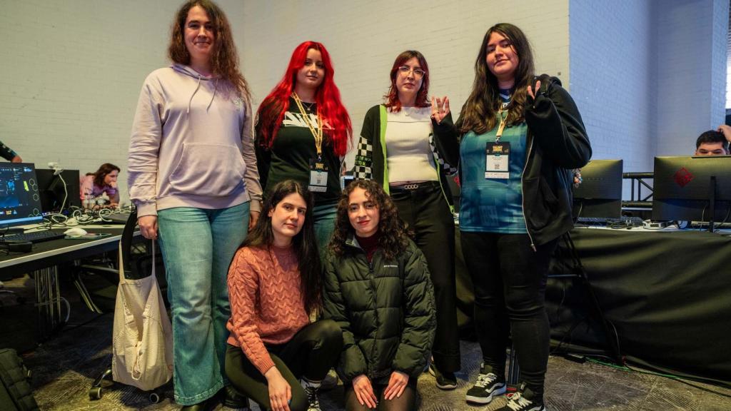 Jugadores integrants de l'equip Chicken Burgir, a la competició 'gamer' Magamers