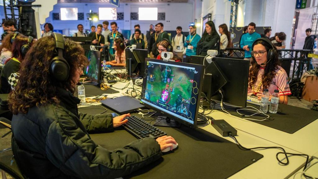 Final del torneig entre els equips Chicken Burgir i NGU eSports Blossom