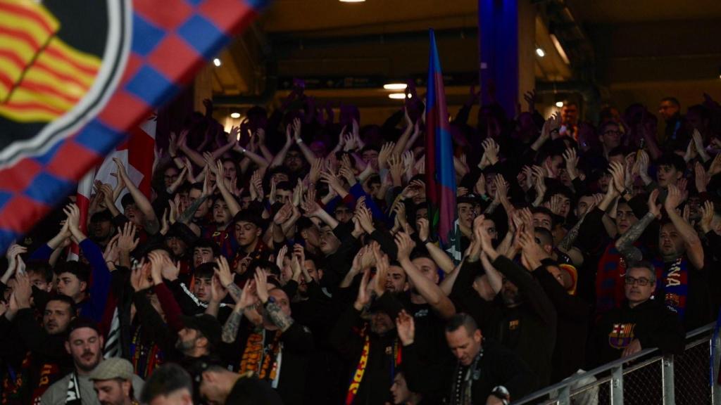 Ovación cerrada de la afición a los jugadores del Barça tras caer eliminados contra el Atlético