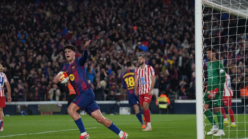 Marc Bernal levanta a la afición tras marcar al Atlético