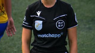 Carla García, árbitra semiprofesional de fútbol en Barcelona, sobre su salario: Te podrías ir de los 400 a los 1.000 euros