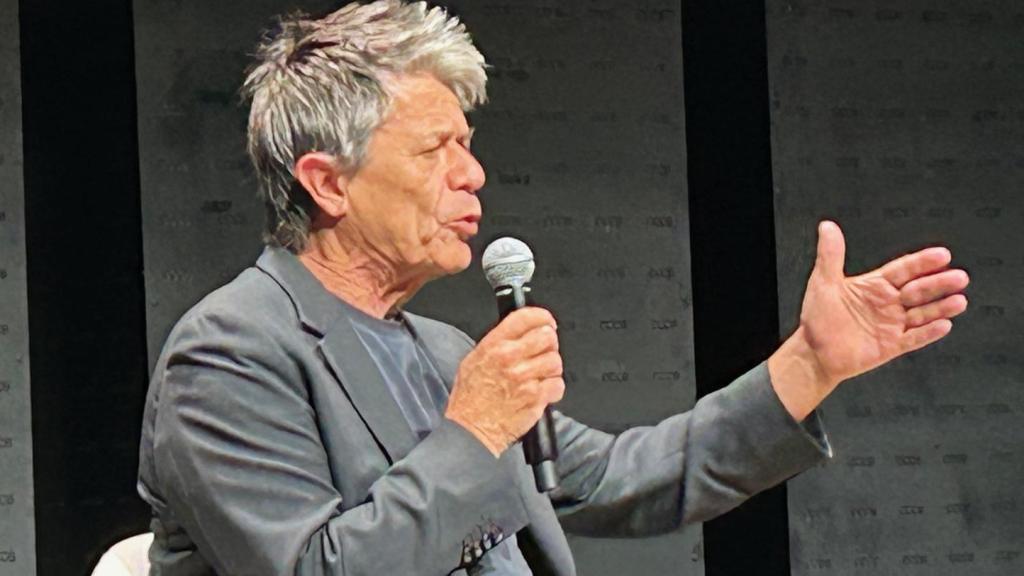 Emmanuel Carrère: “Hicimos 'Koljós' con mi madre hasta el último momento antes de su muerte”
