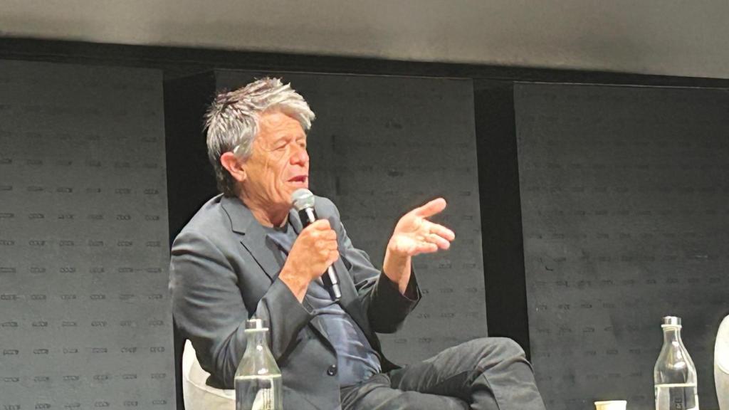 Emmanuel Carrère, durant la seva intervenció al CCCB