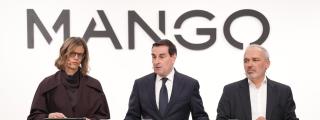 La directora financiera de Mango, Margarita Salvans; el presidente y consejero delegado, Toni Ruiz, y el director de Expansión y Franquicias, Daniel López