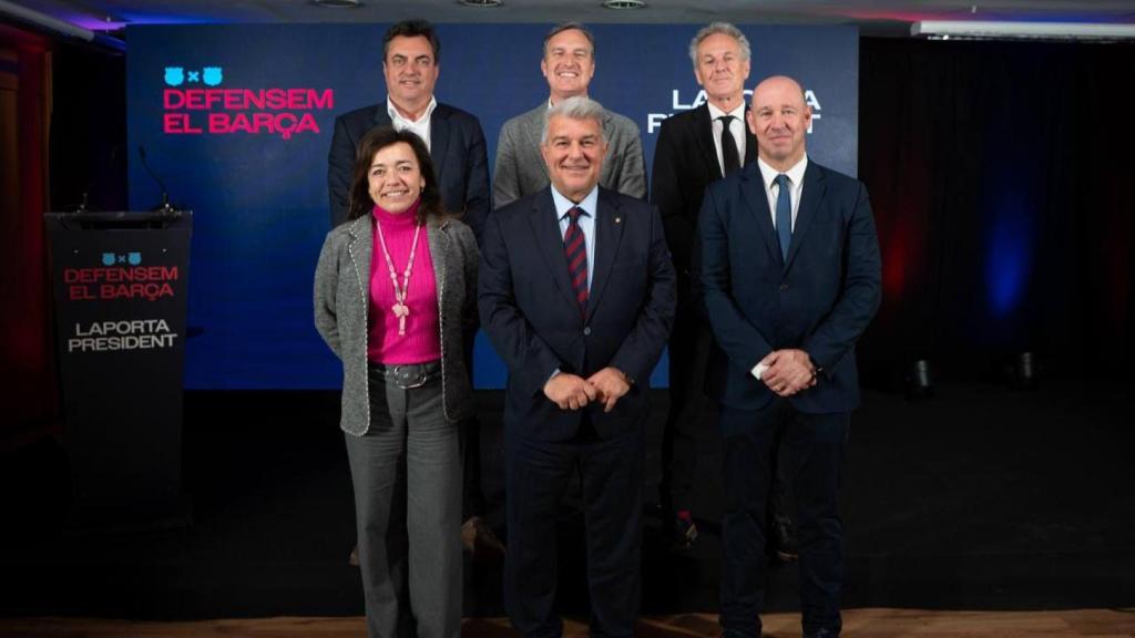 Joan Laporta amb els seus cinc directius nous: Jaume Nicolás, Jaume Santiveri, Carles Ayats, Xavier Barniol i Carme Hortalà
